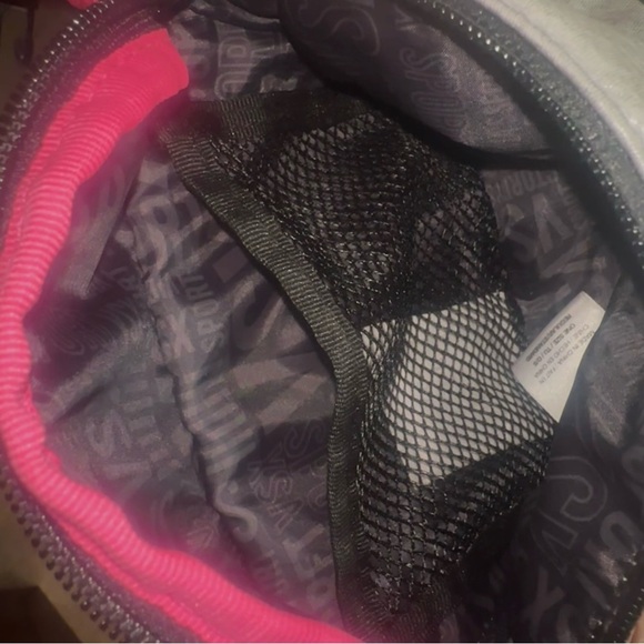 Victoria Secrets NWOT Vintage Womens Fanny Waist Pack - Picture 5 of 6